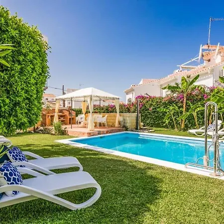 Villa Sleeps 6 Pool Air Con Wifi *